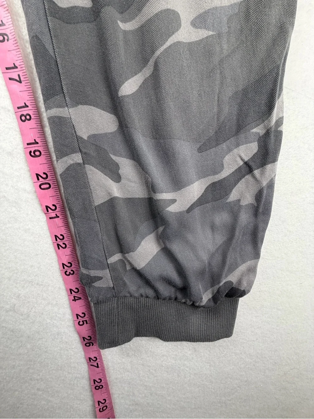 Splendid Gray‎ Camouflage Joggers